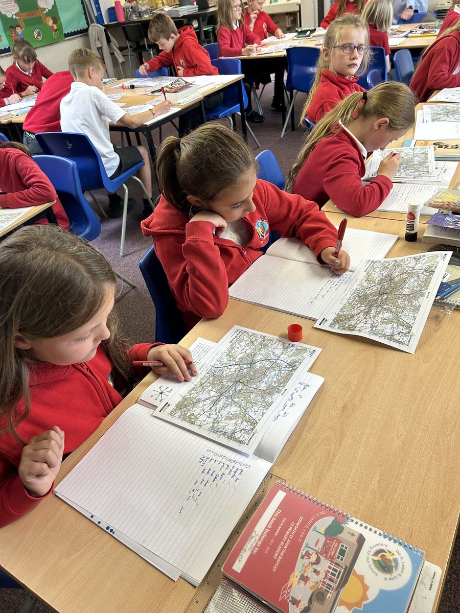 DSJ_Year5's tweet photo. Look at the concentration on their faces. https://t.co/bDYy60ASp3