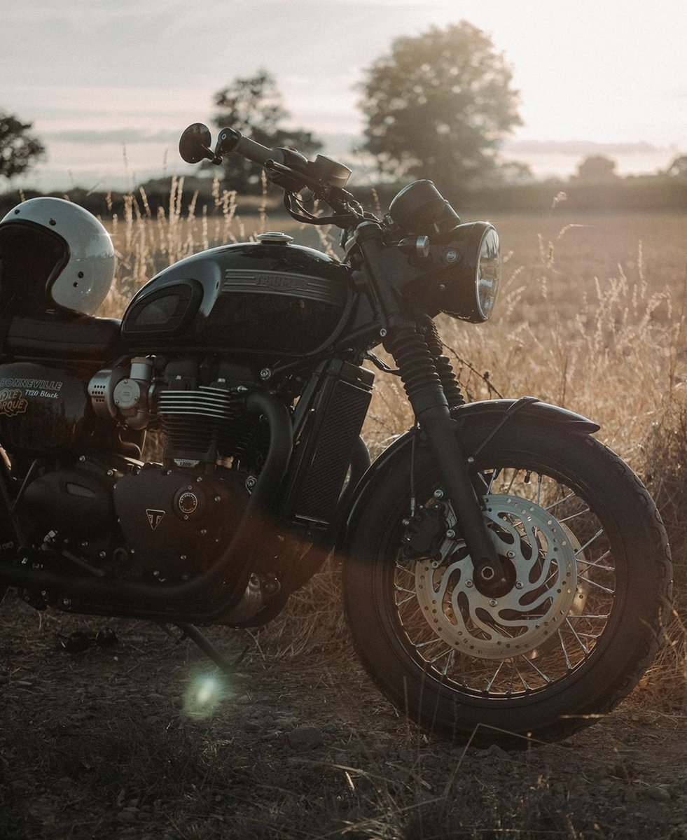 TriumphPortugal's tweet photo. Bonneville – o verdadeiro ícone motociclístico britânico.

#triumphportugal #triumphlisboa #triumphporto #triumphalgarve #triumphcentro #fortheride @triumph.cascais https://t.co/n1HVQtvt4o