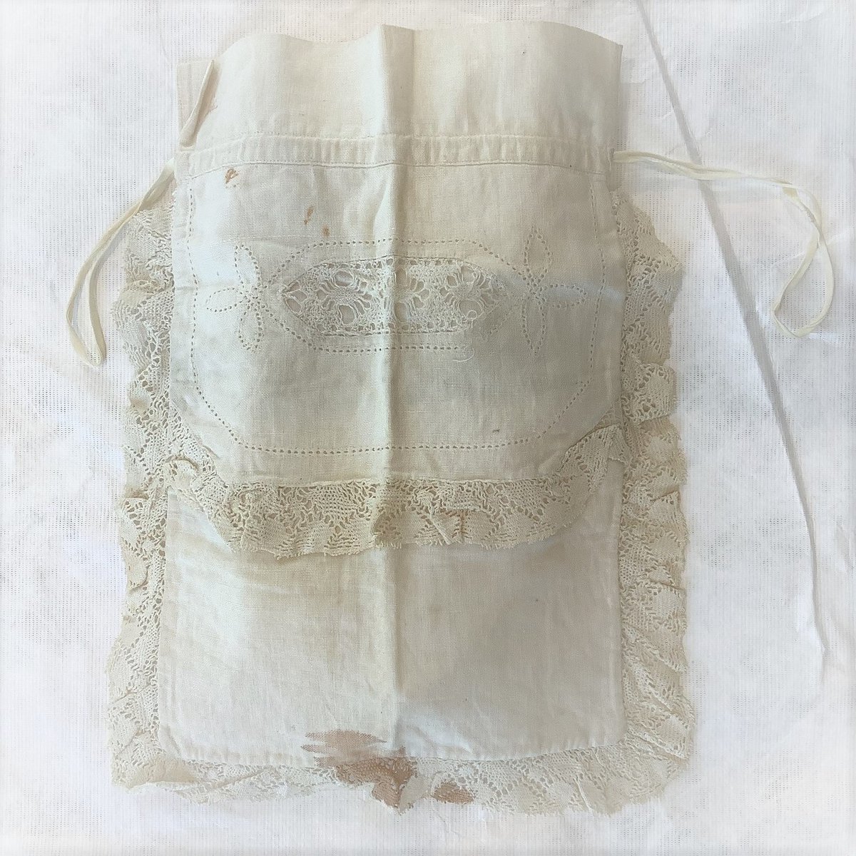 EDLC_Culture's tweet photo. Today is #PlasticBagFreeDay so we went looking through our #MuseumCollections to see what inspiration we could get from the past. Here are some of our non-plastic bags which would be perfect for keeping different bits'n'bobs.
#MuseumObjectMonday #Bags https://t.co/kZYLOGEmmk
