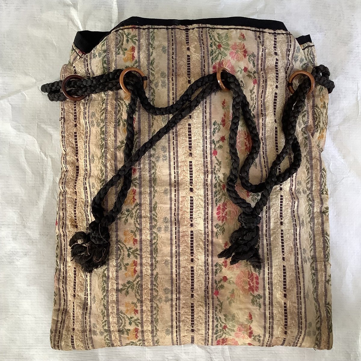EDLC_Culture's tweet photo. Today is #PlasticBagFreeDay so we went looking through our #MuseumCollections to see what inspiration we could get from the past. Here are some of our non-plastic bags which would be perfect for keeping different bits'n'bobs.
#MuseumObjectMonday #Bags https://t.co/kZYLOGEmmk