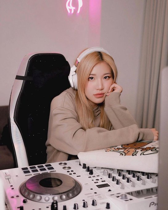 My setup has never looked better💖 Shoutout to #ttracing_my for hooking me up with the best gaming chair<a href="/tag/ttracing_my"class="tags"><span>#ttracing_my</span></a>