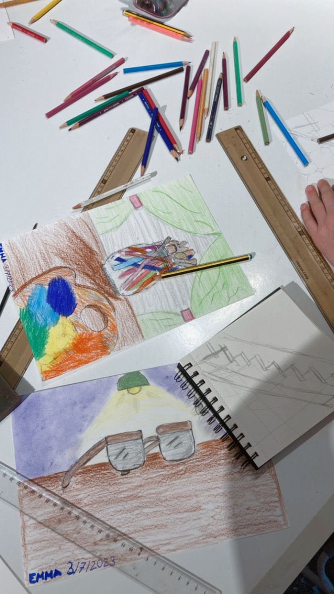 artsarasabe's tweet photo. Ja tenim el Casal d’estiu en marxa 🎨 
Avui ha tocat sketch i dibuix ràpid, els alumnes s’ho han passat d’allò més bé. #Casal #vacances #SantCeloni https://t.co/F4YIpW5HWR