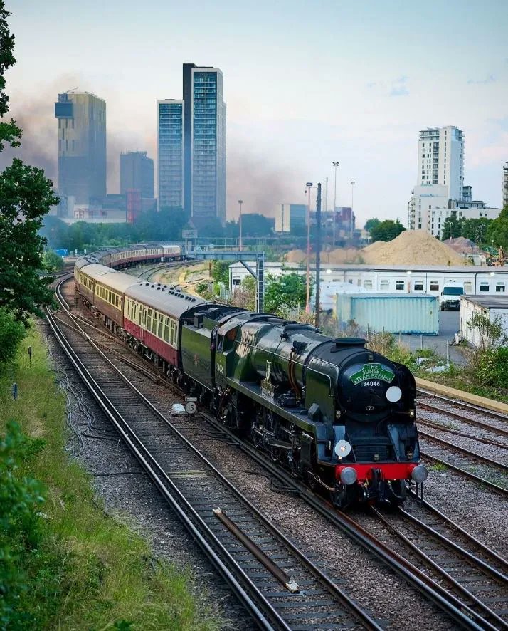 The Sunset Steam Express tweet media