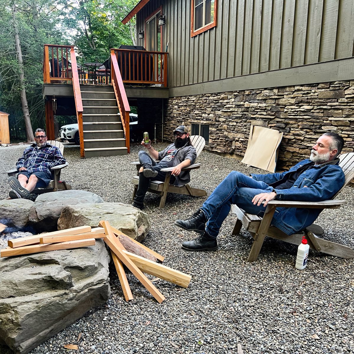 american_nomads's tweet photo. A look #behindthescenes when we recorded, 'Can't Cheat The Hangman.'  Streaming now on all platforms!

#Spotify | #Applemusic | #YouTube 
#newsingle #newmusic https://t.co/OWZAypivCe