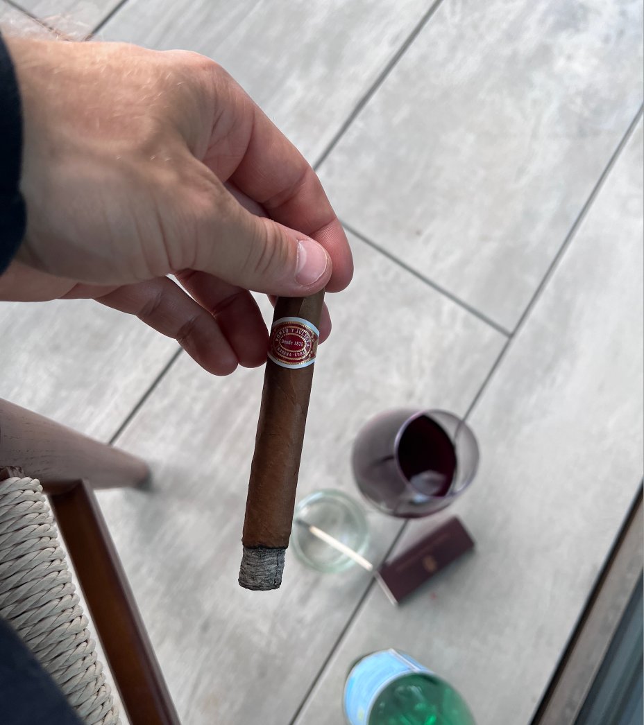 marcusgilhooley's tweet photo. June was another $100k profit month, I'm 24 in the best shape of my life, and living in a luxury apartment in Chelsea. 2 years I had none of this.  

I'll show you what I'd do if I was to start at zero again.

Like+rt+comment "how" and i'll dm it to you.

(must be following) https://t.co/miqkpU8qMP