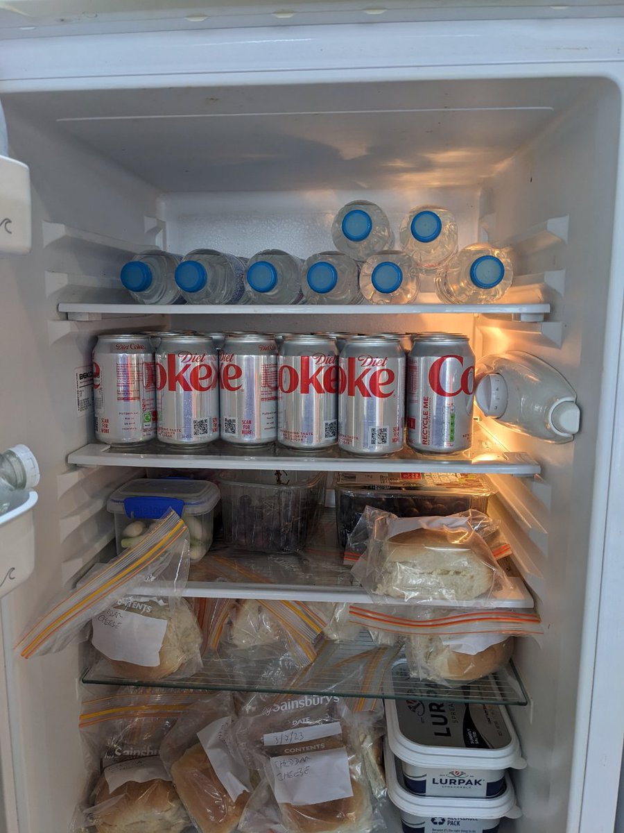 LibDemLaura's tweet image. Little trip to Somerset and found a familiar face! Happy to report the fridge is also well stocked with carcinogenic goodness 👍
#SomertonAndFrome