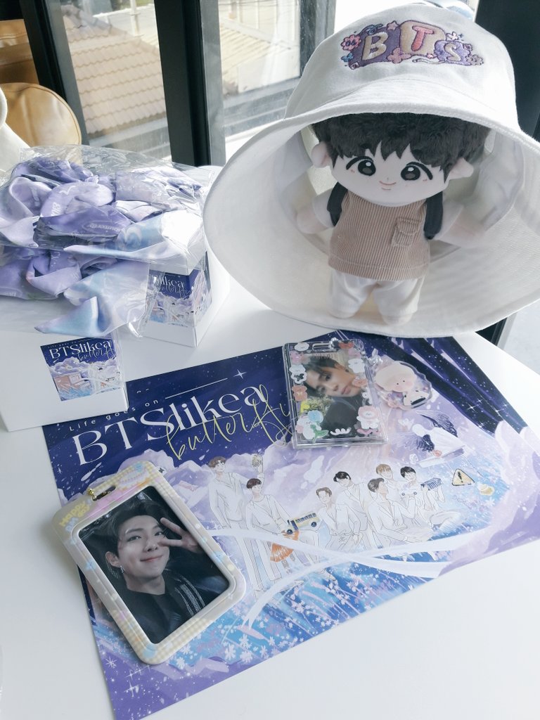 rm_noxey's tweet photo. มาเช็คอินคาเฟ่พี่โบว์รอบที่2แย้วว~
ตกแต่งงานสวยเหมือนเดิมเลยกอว.ก็จัด
หนักจัดเต็มตลอดลงไป2รอบวอคอิน1รอบ
แอคจุนเนยโดนเรียกตอนจับลัคกี้ทั้ง3รอบ
ฮือออขอบคุณพี่โบว์และพี่ๆสตาฟที่น่ารัก
ทุกคนจัดงานออกมาได้ดีมากๆเลย💜😭
#btslikeabutterfly https://t.co/pZgoIQHd7q