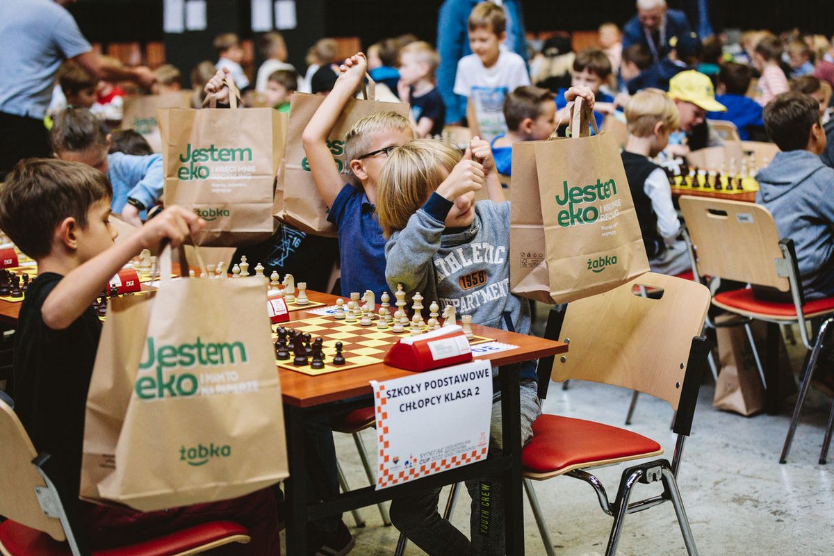 jarokrolewski's tweet image. Kształtowanie umysłów, budowanie przyszłości - #Synerise Ogólnopolskie Mistrzostwa Szkół i Przedszkoli w szachach 2023. 

Wielka #szachowa rozgrywka już blisko! 

Jedno z największych wydarzeń szachowych dla dzieci i młodzieży w Europie odbędzie się 26 września w katowickim