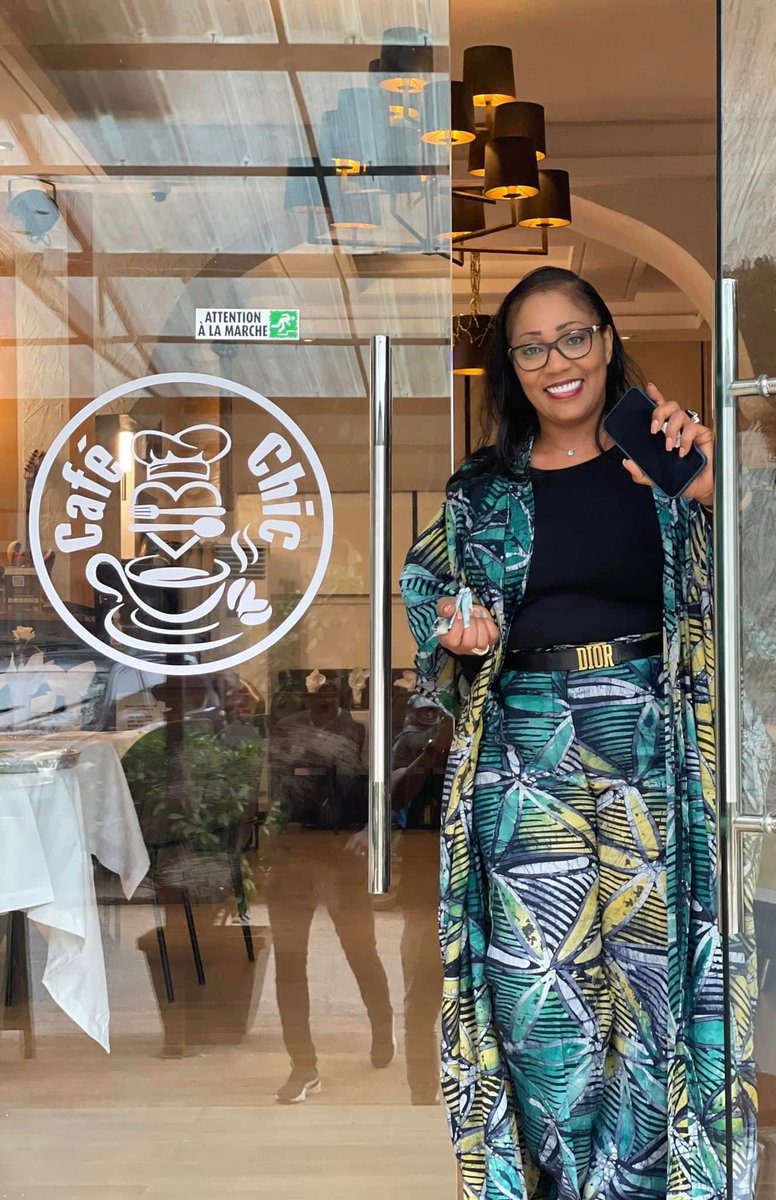 CafeChic_cky's tweet photo. La patronne de Cafe Chic Cky, Mme Kaba Rose 
Excellent début de semaine à vous 🙏🏾
𝐂𝐀𝐅𝐄́ 𝐂𝐇𝐈𝐂 
#INFO :  📞+224 610 058 459 
@Kaloum, Cité Chemin de Fer Conakry - Guinée https://t.co/5SBzPAzffw
