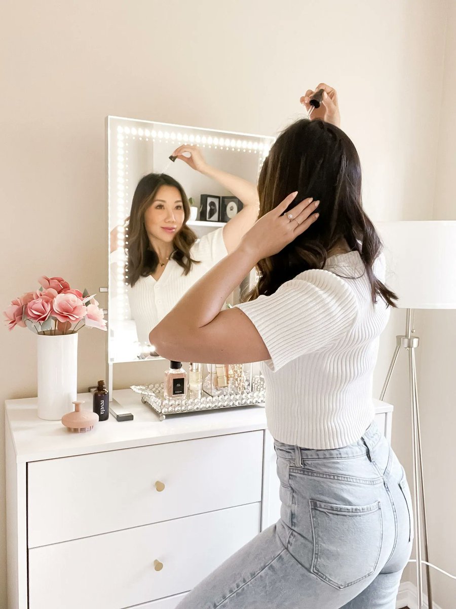Unlock the secret to luscious locks! In this post I’m sharing some background on hair oiling, how to oil your hair, as well as some the best hair oils that I’ve discovered! buff.ly/449gL0e #hairsecrets #hairoiling #beautytips