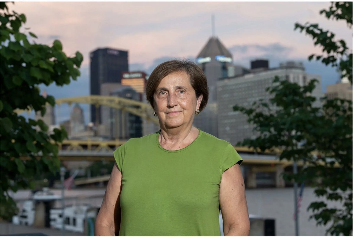 UPMCHillmanCC's tweet photo. Although early cancer vaccine research faltered as cancer outlasted patients' immune systems, Dr. Olja Finn says "the trials that failed allowed us to learn so much." She now focuses on patients in earlier stages of the disease hoping for better efficacy. https://t.co/ALe0nA4yrz https://t.co/C80eZDX2MV