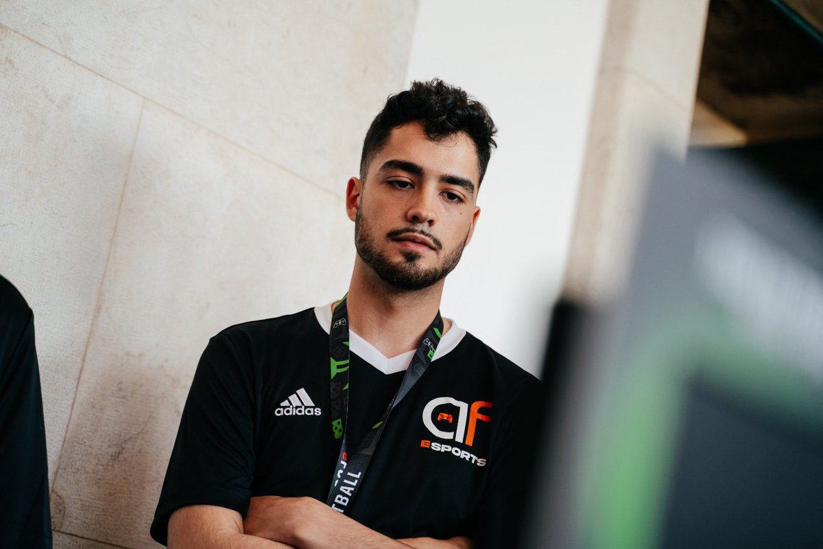 Activefone_'s tweet photo. Hoje despedimo-nos da nossa equipa de FIFA 🫂

Foi um ano de desafios, repleto de novas experiências e acima de tudo de bons momentos. Para a história fica também a presença na fase final da Taça de Portugal! 

Honraram sempre a camisola!

Obrigado por tudo! 🖤🧡 https://t.co/Il6wYqNh85