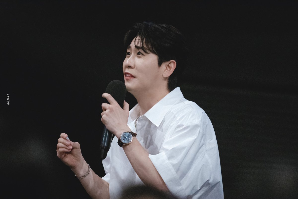 0_0tak2's tweet photo. 230701 왕십리 CGV 무대인사 #영탁

뜨거운 햇살과 그림자처럼
우리만 아는 그런 거 있잖아✨ https://t.co/369H2qA0Cx