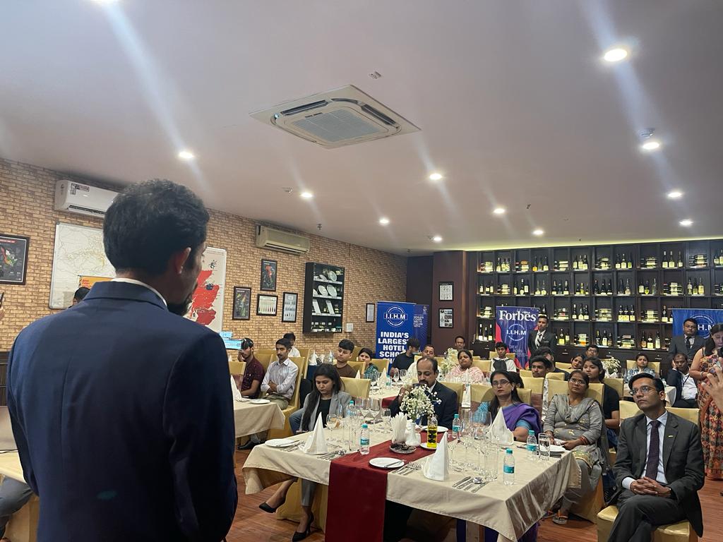 delhi_iihm's tweet photo. Embark on a Journey of Hospitality Excellence: Unveiling the launch of IIHS in Delhi.
#IIHS #AdmissionTodayJobToday #skills #IIHSkolkata #hospitalityskills #skillbasedcourse #chefskills #cookingskills #career #upskill #diploma #luxuryhospitality #hospitalitymanagement #skillindia https://t.co/ujPzL1Tu1g