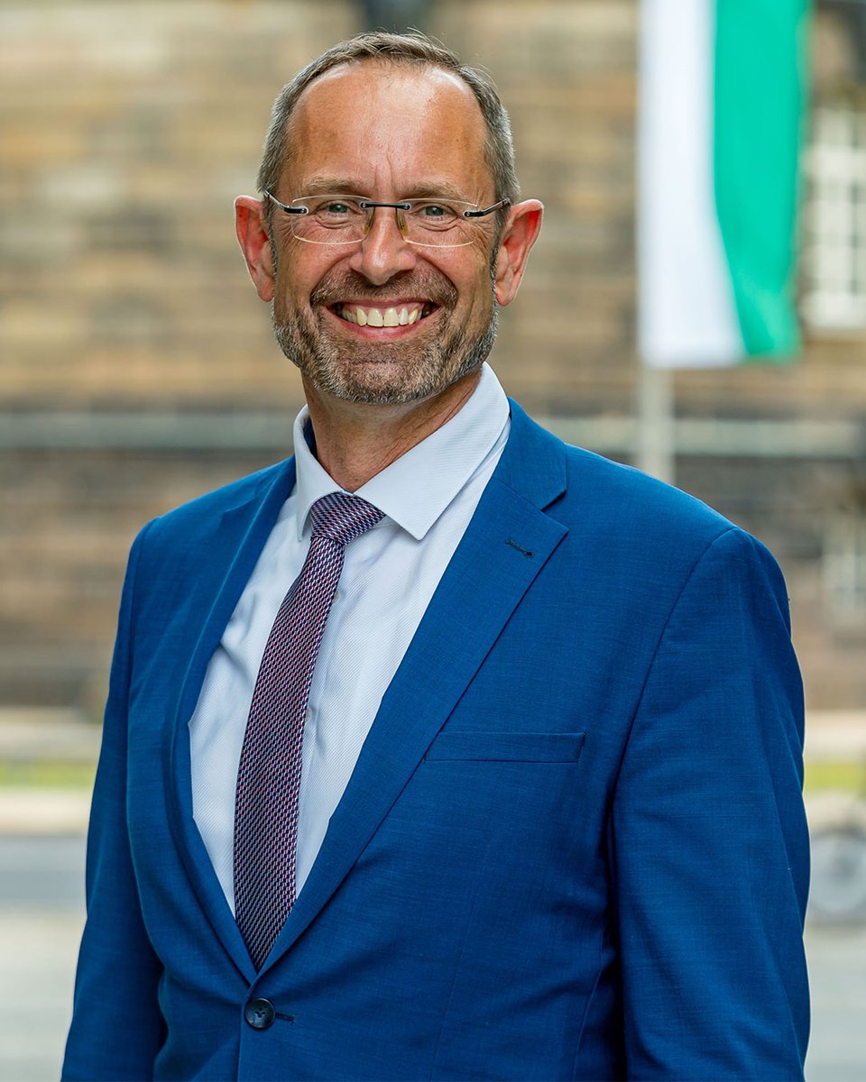 SMIsachsen's tweet image. Führungswechsel an der #Hochschule der Sächsischen #Polizei (FH) in Rothenburg/O.L. #Sachsen: Rektor Dirk Benkendorff  &amp;amp; Kanzlerin Karin Hollstein haben heute ihr Amt angetreten.
🌐Mehr dazu: lsnq.de/Amtsantritt