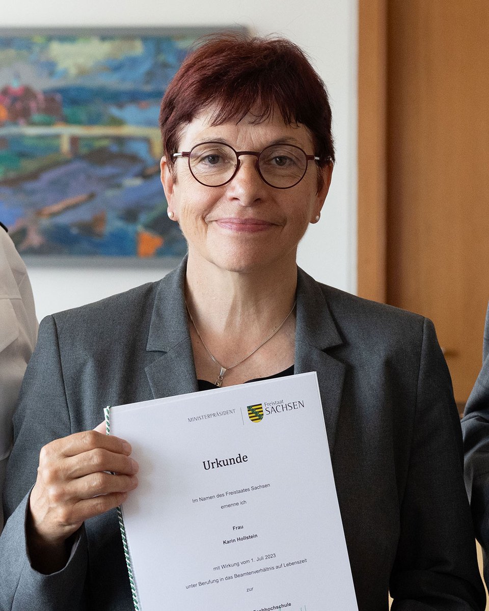 SMIsachsen's tweet image. Führungswechsel an der #Hochschule der Sächsischen #Polizei (FH) in Rothenburg/O.L. #Sachsen: Rektor Dirk Benkendorff  &amp;amp; Kanzlerin Karin Hollstein haben heute ihr Amt angetreten.
🌐Mehr dazu: lsnq.de/Amtsantritt