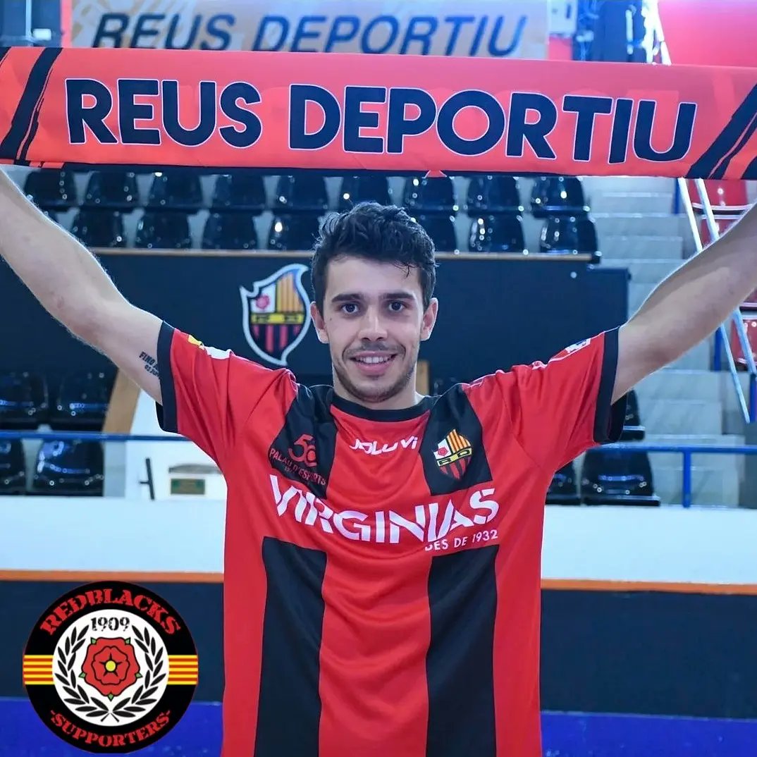 Redblacks13's tweet photo. Benvingut @marti_casas al temple roiginegre, benvingut al @ReusDeportiu !!!!
🤜🤛❤🖤 https://t.co/ku4ZDNgFE2