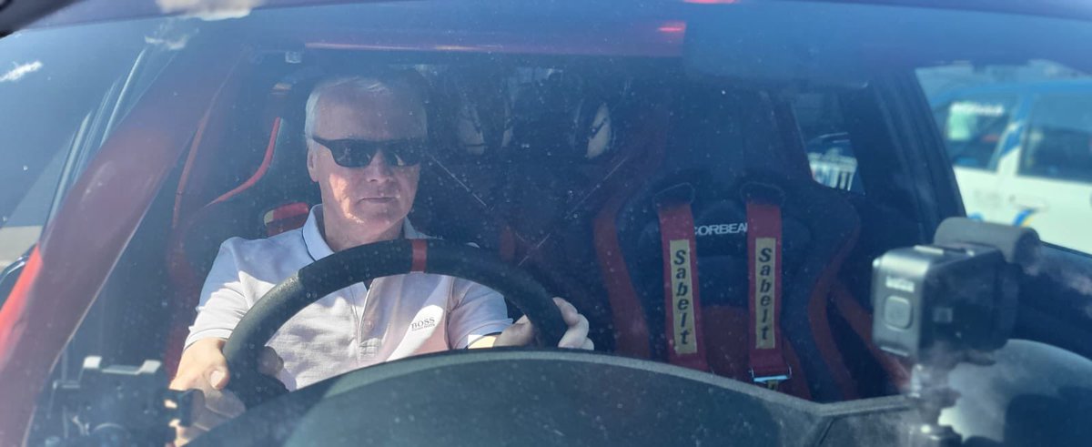 TheProjectD_car's tweet photo. @Brands_Hatch Highlight of the day for us was @SoperSteve coming and seeing our project car and having pics taken with it
#autismawareness #texacofocus #theprojectd #livinglegend #btcc https://t.co/IXwk3LPOCI