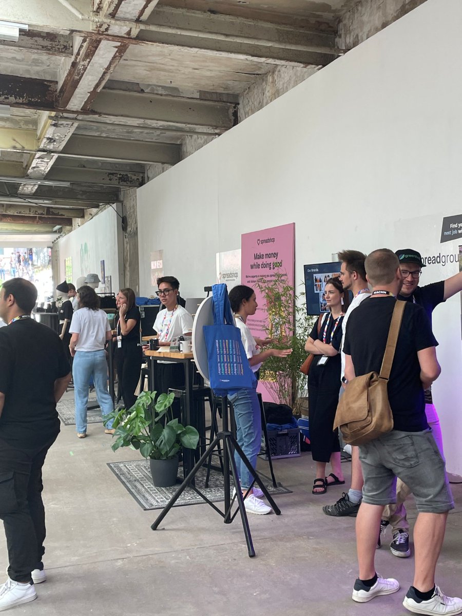 summitcle's tweet image. 2 tolle Festivaltage voller neuer (Marketing-)Perspektiven, Sonnenschein und Learnings? Kann man #MACHN! 🌞

Unser Event- und Marketingteam war letzte Woche beim @MACHN_Festival for #Tech, #Business &amp;amp; #Art.

⏩ Hier kommt ein kleiner Einblick auf&apos;s MACHN aus unserer Perspektive: