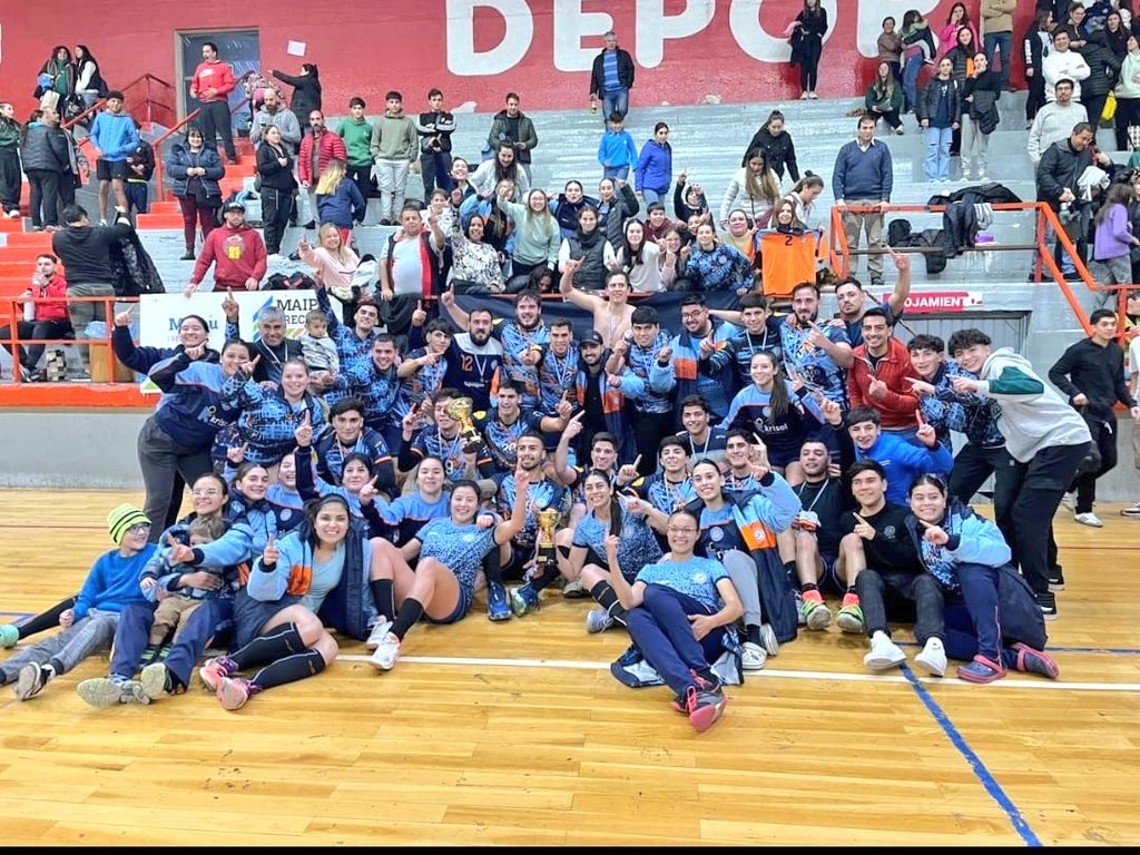 HandballTupung1's tweet photo. Bueen díaaa..
Hermosa mañana, verdad.?😎 https://t.co/0BHyNX6sr2