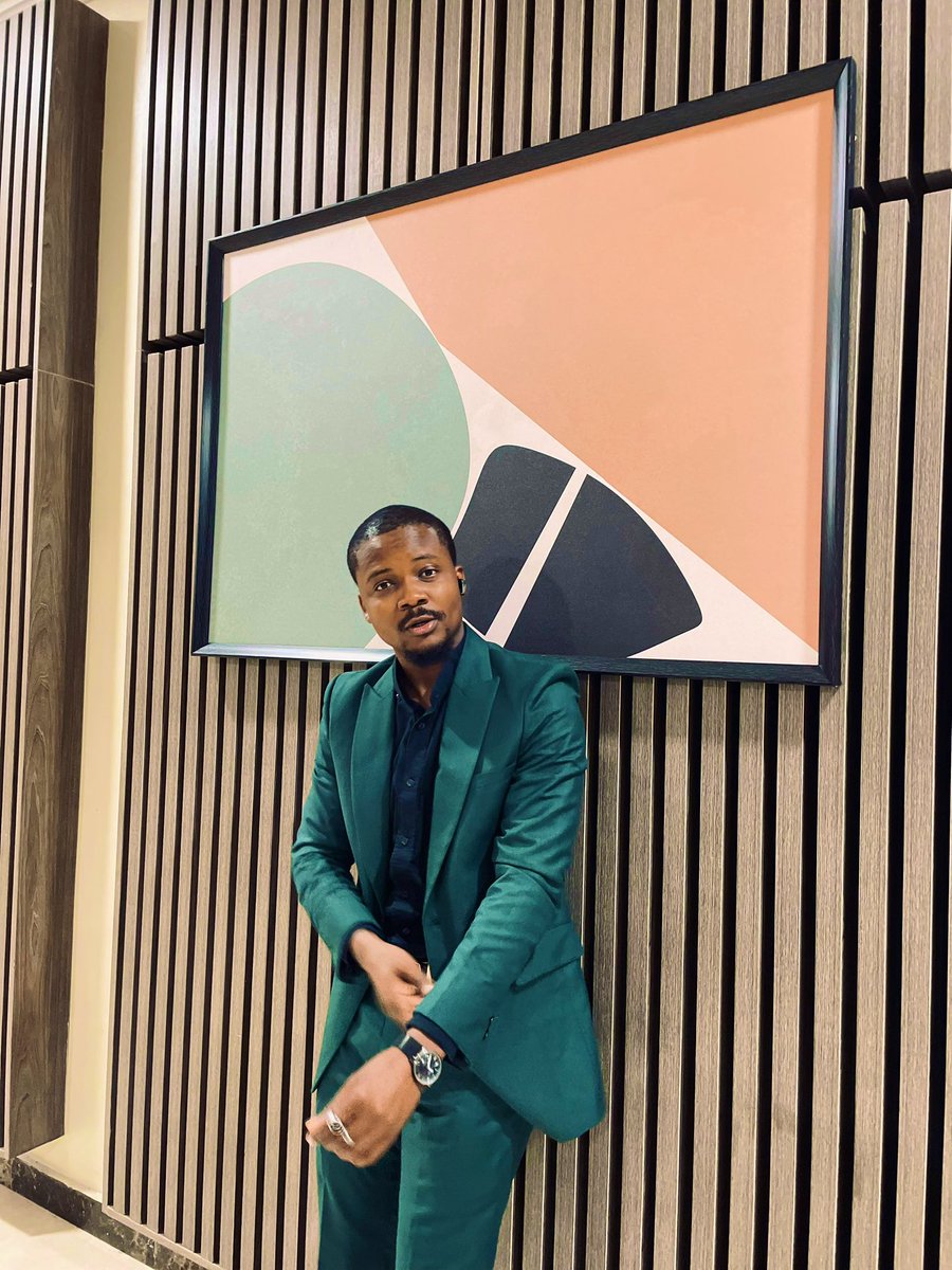 McLabod's tweet image. This is how my birthday party is going.🌝🌝🥺

Adulthood thank you o🥺