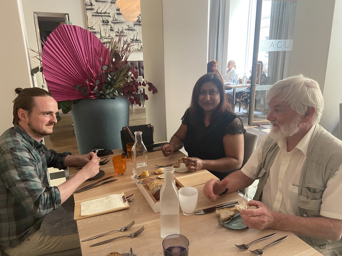 RebeccaJMGoss's tweet image. Almost midnight sun at Nordic Natural products in Helsinki. Thank you for inviting me to keynote alongside David Newman (previous chief at NCI)and Judith Rollinger.
Great to meet friends old and new and to discuss best strategies for cancer therapeutic development with David.