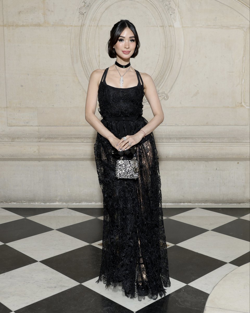 Dior's tweet photo. In a dramatic sweep of black lace, House friend @Heart021485 posed for photographers on the arrivals carpet at today's unveiling of the #DiorCouture Autumn-Winter 2023-2024 collection https://t.co/ncYQaRFETT by Maria Grazia Chiuri.
#StarsinDior https://t.co/cSHY1VyZkg