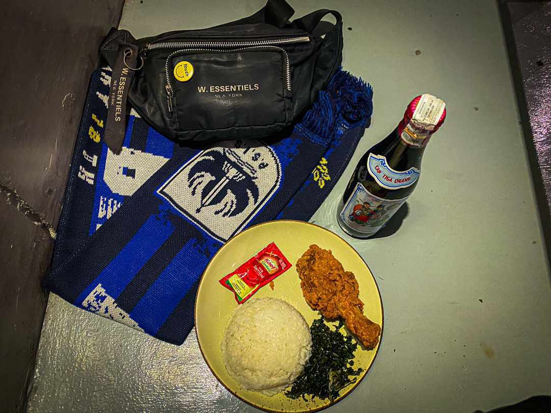 SimpullKacaw's tweet image. Suporter musiman in action ✌🏽