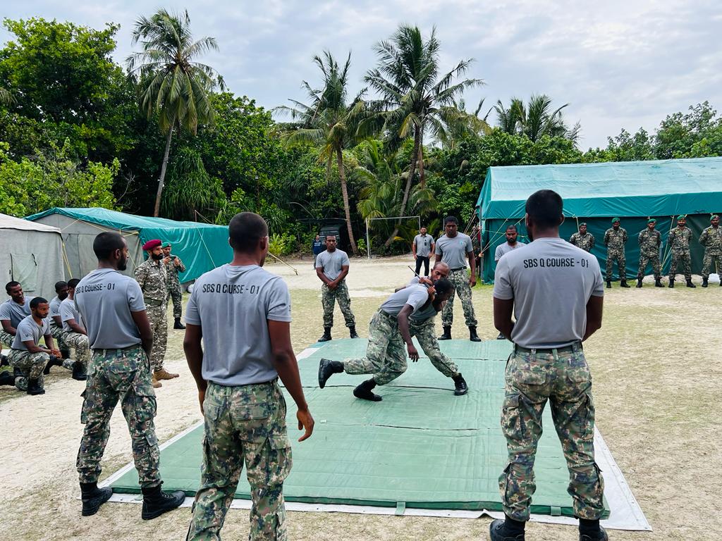 Defence_Nation's tweet photo. The Joint Naval Exercise #Ekatha 2023 between Indian Navy & MNDF concluded today.
The month-long exercise saw Intense Training in Asymmetric Warfare, Diving & Unarmed Combat. 🇮🇳⚓️🇲🇻
#IndianNavy #MNDF #MARCOS #NavyExercise #JaiHind #DefenceNation https://t.co/jQ0G7kzkfl