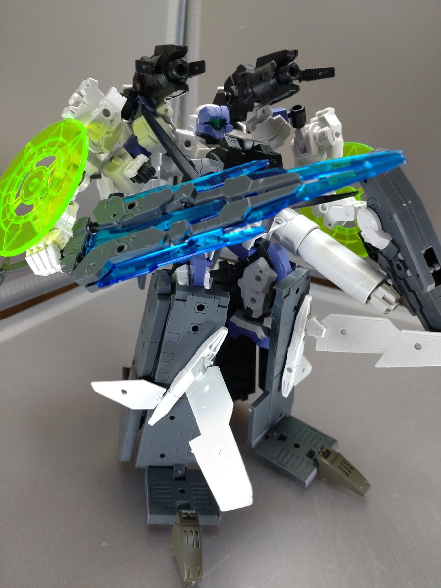 LECROSSBONES's tweet image. #30MM
#30MM古代都市戦 
#30MM地球連合軍
鴻鵠
連合軍の試作型エグザビークル
「特殊な改造をせず一般機体に大型機体レベルの性能を与える」事をコンセプトとしそれに必要な装甲・武装をパッケージングした機体
戦場に飛来し瞬時に展開、合体し強化外骨格として機能する。