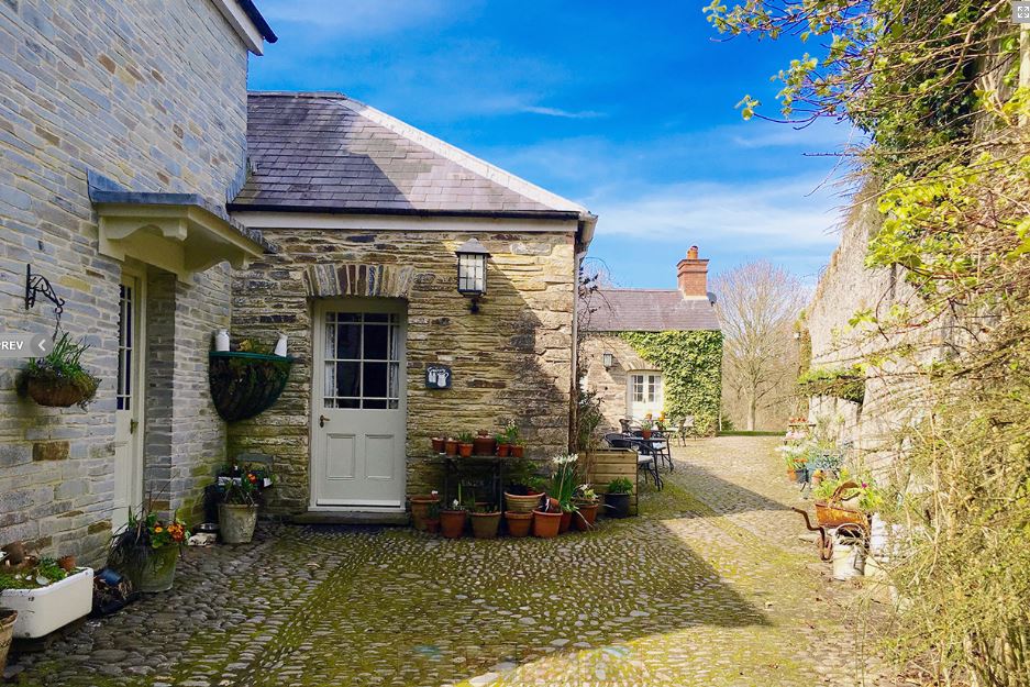 aroundaboutbrit's tweet photo. ๐ฟ Plas Treforgan: Your Perfect Retreat in Llangoedmor ๐ฟ
Discover the perfect retreat at Plas Treforgan, offering outstanding accommodation in two beautifully converted cottages near Cardigan.
https://t.co/uRSIA8I0RJ
#Family #Pets #Stay #Explore #Llangoedmor #Ceredigion #Wales https://t.co/XCeO5nhbn0
