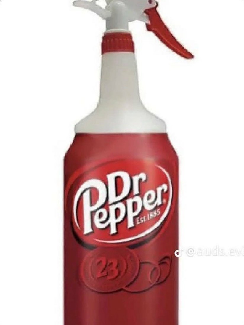 DiscountBlueDog's tweet photo. My boy sprays this into my enclosure when I tweet good https://t.co/QLkniaWuFa