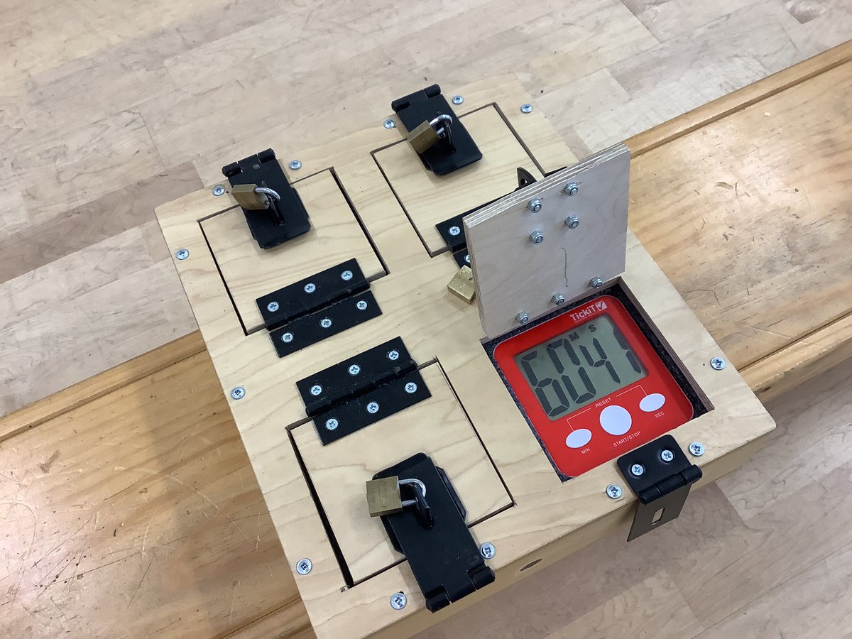 RoytonCrompton's tweet image. We're developing our team building and problem solving skills today in maths! #showteamspirit #thinkingbig #codebreaking