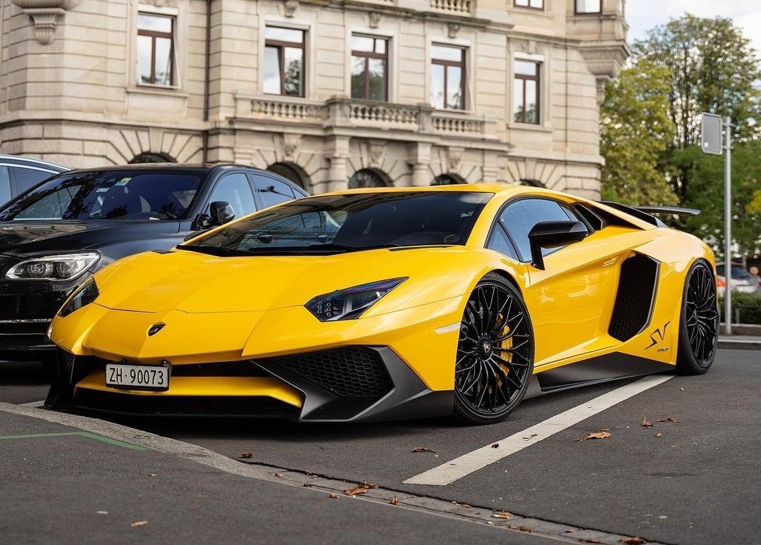 DailyLamboTM's tweet photo. Lamborghini Aventador SV ⚡️ https://t.co/4YHF4iod6q