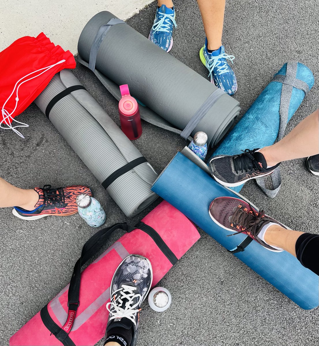 Encore une semaine qui démarre du bon pied pour la #TeamPJC ! 🔥 8 ans déjà que chaque lundi, la semaine démarre en baskets dans notre entreprise !!! 👟  #engagement #sportsanté #prevention #cohesion #bienêtre