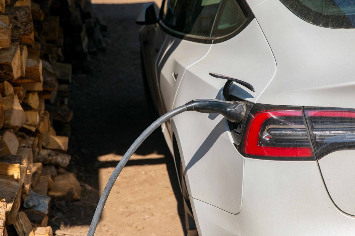 We offer a safe space to park your car while on holiday. Did you know we also do electric vehicle charging? #electricvehiclecharging #canalboatholidays #electricvehicle