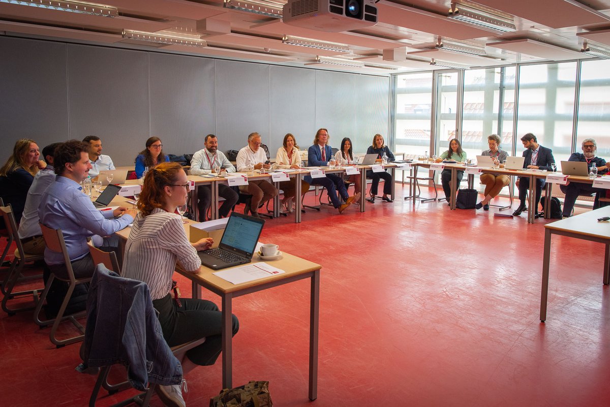 TP_Coleurope's tweet photo. The #IntensiveSeminar on the #EU Full Immersion Programme kicks off! Engaging discussions, thought-provoking presentations and top-notch speakers setting the stage for a deep dive into EU affairs. Ready to unlock new perspectives and forge lasting connections. #CoEsummer2023 https://t.co/6PcRKU3eSX