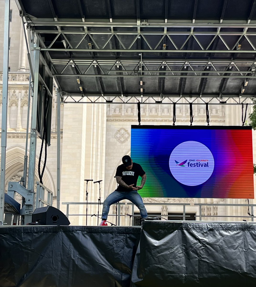 Sokeo_401's tweet photo. The 1 Journey Festival in DC was inspiring and motivational to say the least. Again, I am honored to be a part of this celebration of refugees for the past 4 years. Until next year. The Stage is Yours. #refugees #celebration #performance #dance #community #personalstory https://t.co/tl12Ev1ZVY