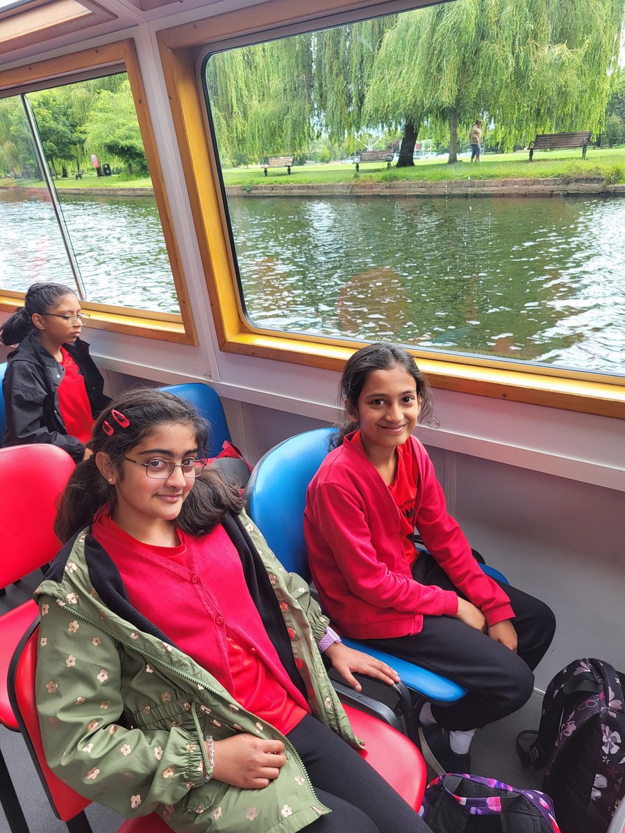 Year 6 have had a super time in Stratford today! @CliftonPrim @MrBhachuMaths @MrsSmith6SW