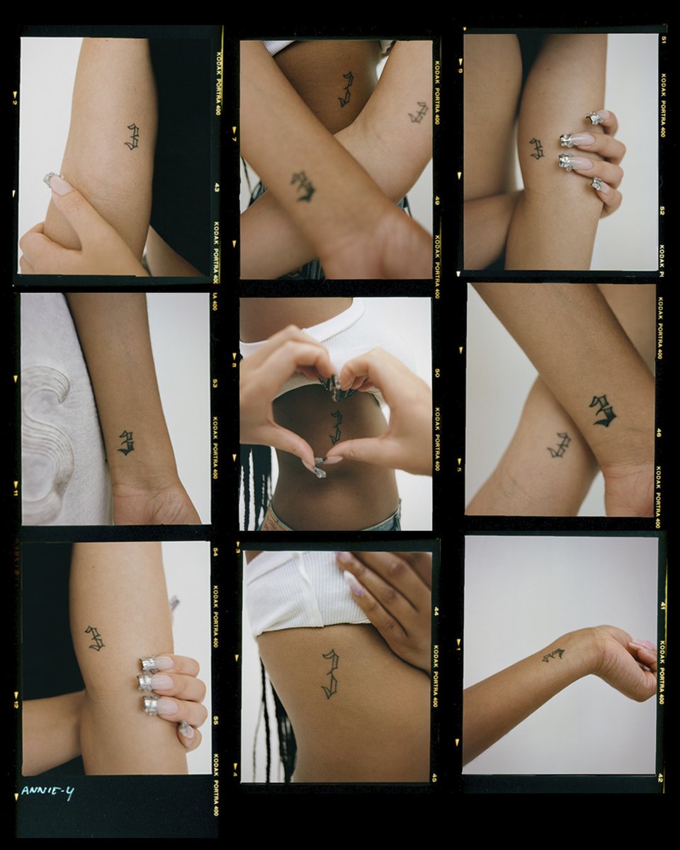 Our new three track EP '3 of Us' is out now🫂

A gift to the FLO Lifers who have been waiting so patiently for new music, we hope this will keep you fed whilst we finish off the album

Made with love🤍 flo.lnk.to/3ofus