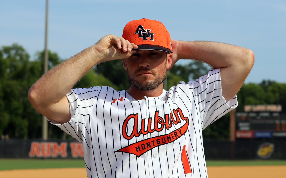 AUMWarhawksBSB's tweet photo. 𝐀 𝐧𝐞𝐰 𝐞𝐫𝐚 𝐤𝐢𝐜𝐤𝐬 𝐨𝐟𝐟 𝐭𝐨𝐝𝐚𝐲❗️

Welcome to campus, @IamCoach_Bush. We’re excited to have you &amp; your family in our Warhawk family. 

Let’s get to work! #WeAreAUM https://t.co/QfE1tjlnzQ