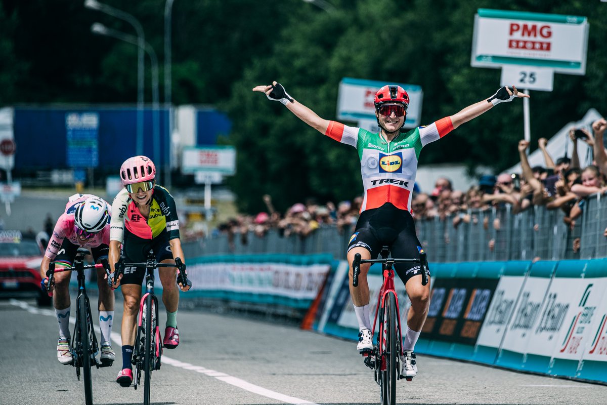 This left us a Lidl bit emotional 🤩 @ElisaLongoB gets our first win as @lidltrek on home soil. In the tricolore 🇮🇹 jersey. Epic!