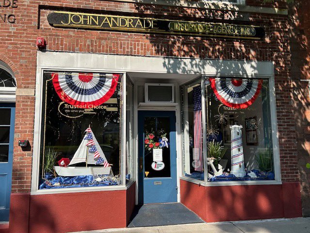 JohnAndradeIns's tweet photo. Happy 4th of July from all of us at John Andrade Insurance! 

Our office will be closed until Wednesday, July 5th at 8 am. 

We hope you all have a safe and fun holiday! https://t.co/YbsefE5zJK