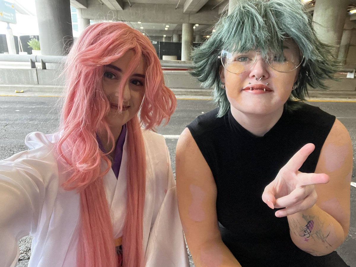 Ashriverrr's tweet image. when u wake up at 5am to get autograph tickets for @DamanMills #AnimeExpo2023