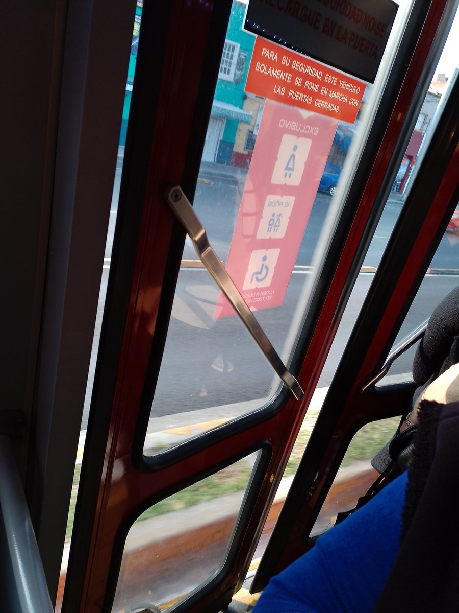 NAGI_CAS's tweet photo. Que onda @MetrobusCDMX es línea 5 dirección preparatoria 1 https://t.co/KyCxCtuKp3