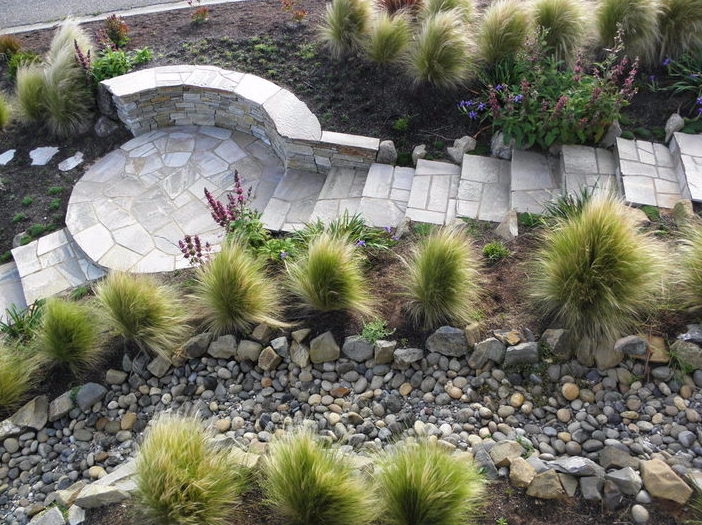 Find inspiration for your #backyard with these river rock #landscapingideas.  cpix.me/a/172822532