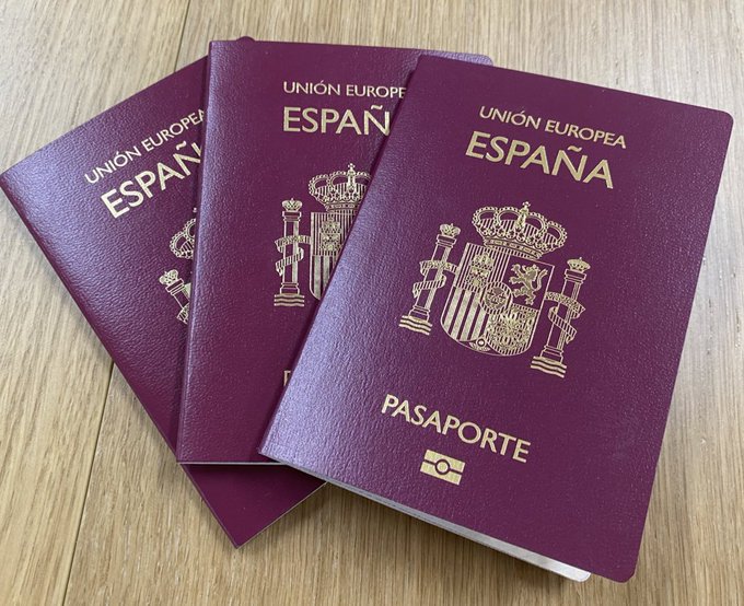 CGEspLondres's tweet photo. Se acaban de publicar citas para pasaportes 🛂 #CGLondres. https://t.co/rFtzUuSP2X https://t.co/4otCxcOhlY