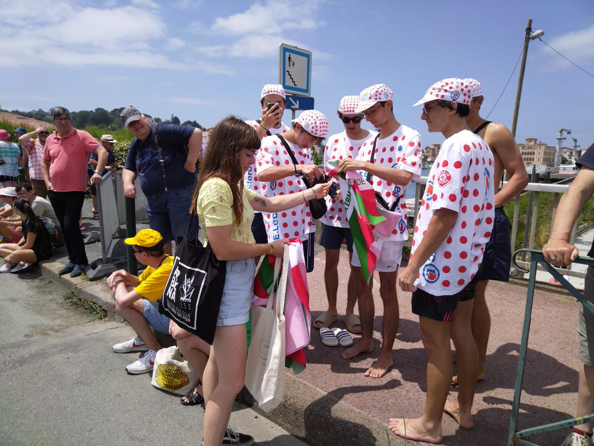 TourIparEH's tweet photo. Dena eta denak prest Tourrarentzat!
Ozen eta argi adierazi dezagun hemen Euskal Herria dela!

#TDF2023 
#BasquesDecide 
#EuskalHerriakErabaki https://t.co/BGzBlu4HC5