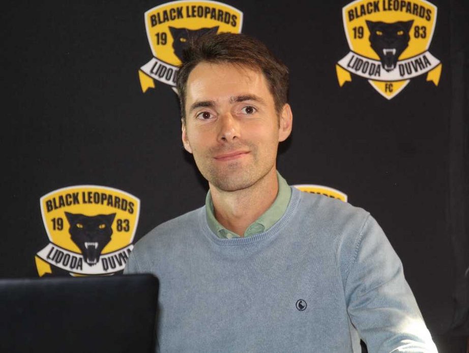 Beyond90Min's tweet photo. Alejandro Dorado is the new Head Coach of Black Leopards.
#Beyond90 https://t.co/76mRYfoFaN