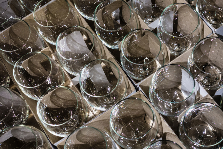 Keep glass stemware safe on #movingday with these helpful #packingtips. cpix.me/a/172832019